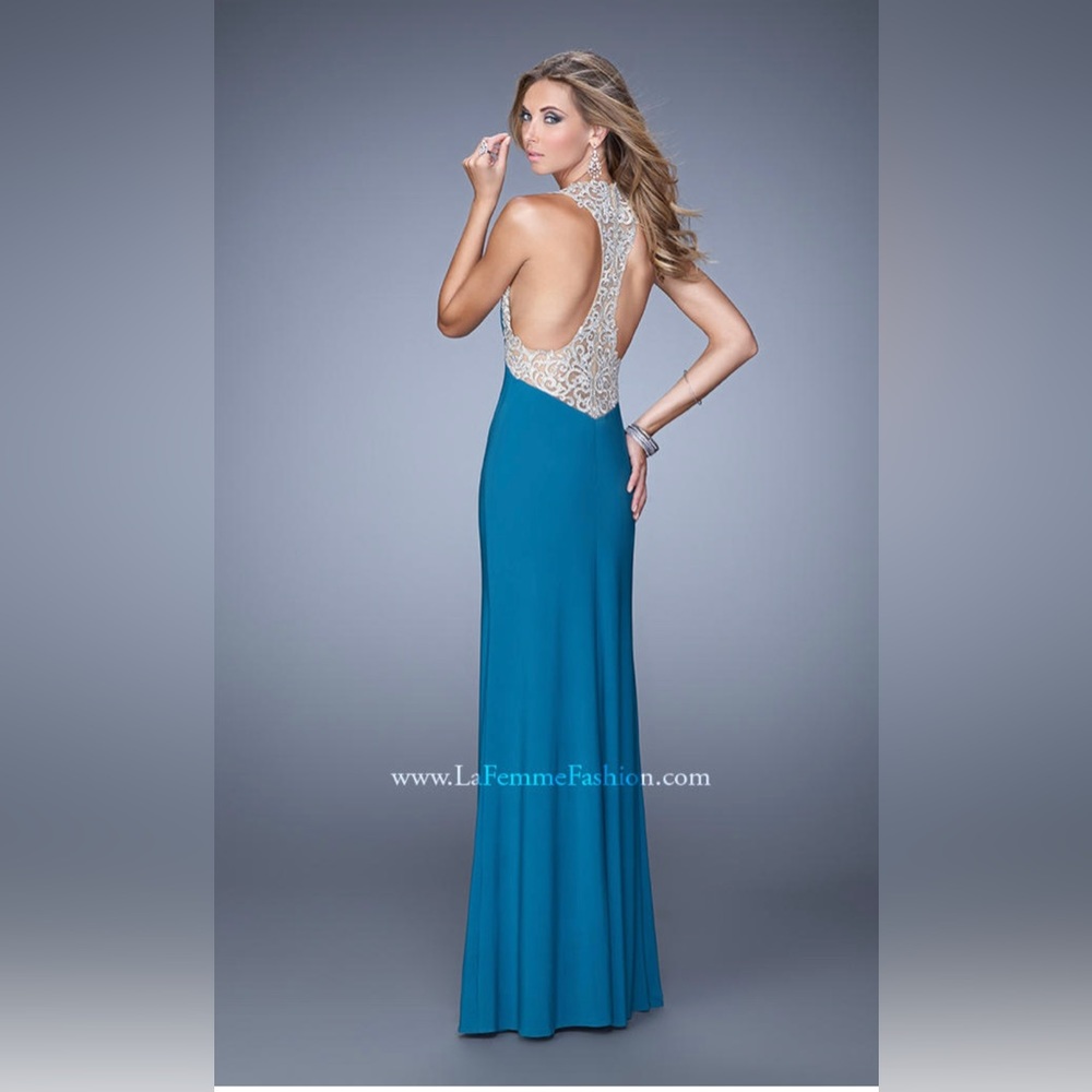 LaFemme New with tags size 4 gorgeous prom/cocktail dress. Gorgeous details.